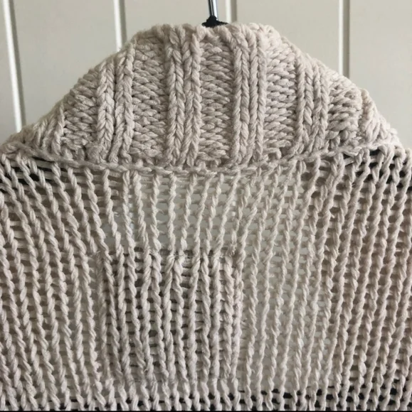 Abercrombie and Fitch Cream Cardigan - Picture 10 of 10